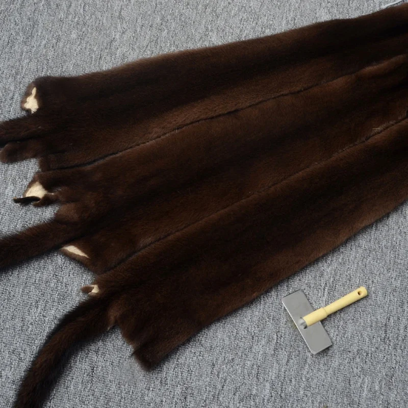 1Pcs Natural Mink Pelt Brown Color Luxury Fur for DIY Apparel Sewing Fluffy Trim Trimming Fabric Sewing Costume Craft Decoration