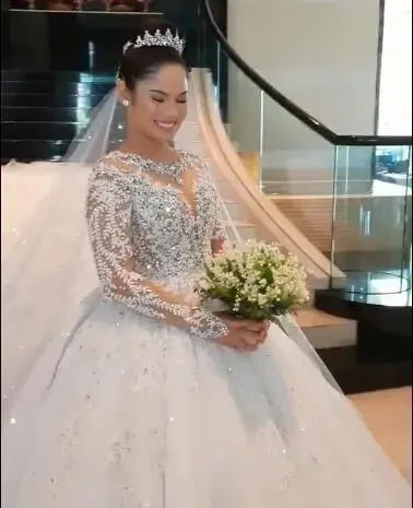 Abito da sposa elegante con strascico lungo personalizzato, manica lunga, abito da sposa trasparente, Mariage africano