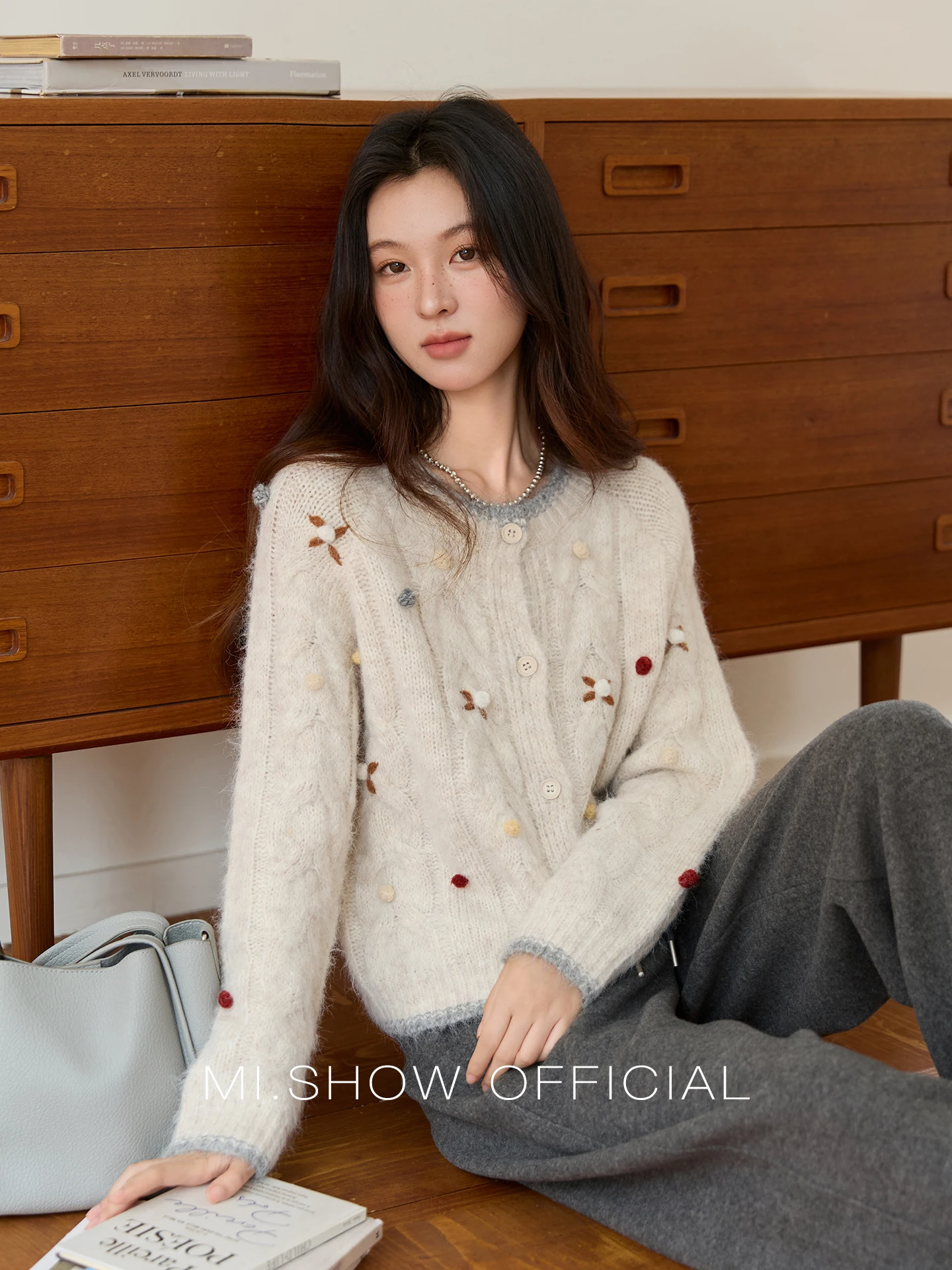 

MISHOW вязаный кардиган ручной работы для женщин, осень 2022, роскошные свободные повседневные топы из смесовой шерсти с длинными рукавами MXE48Z2575