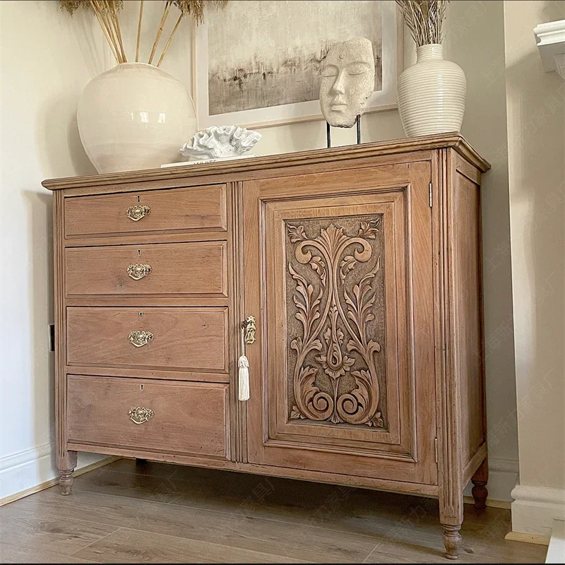 ตู้ไม้เนื้อแข็งสไตล์นอร์ดิกฝรั่งเศสแบบเรโทร รุ่น LS 42 ใช้เป็นตู้เก็บของข้างโต๊ะอาหาร  แกะสลักและทำให้ดูเก่า  สามารถปรับแต่งได้