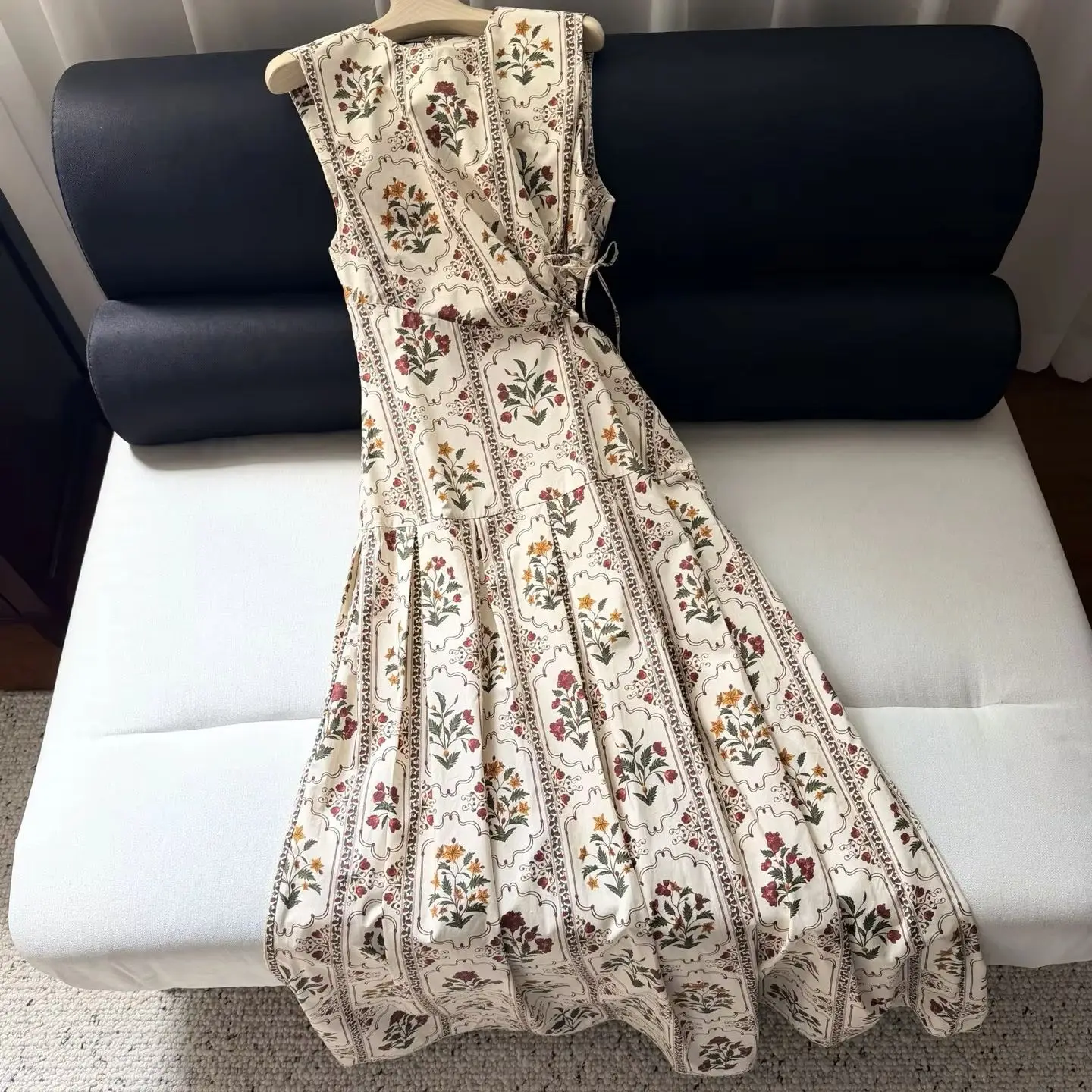 Damen-Maxikleid mit Blumenmuster, 100 % Baumwolle, Taille mit Aussparung, Rundhalsausschnitt, ärmellos, lässige Damenrobe
