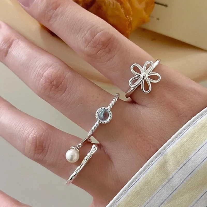 Anillo de perlas de flores para mujer, anillos con apertura ajustable geométricos simples y elegantes, joyería de diseño de nicho para niñas, accesorios coreanos