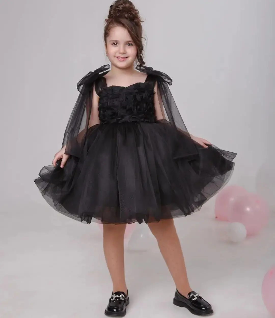 

Vintage Black Flower Girl Dresses Ball Gown Floral Appliques Little Girls Birthday Gowns Sleeveless Children Photography Gowns
