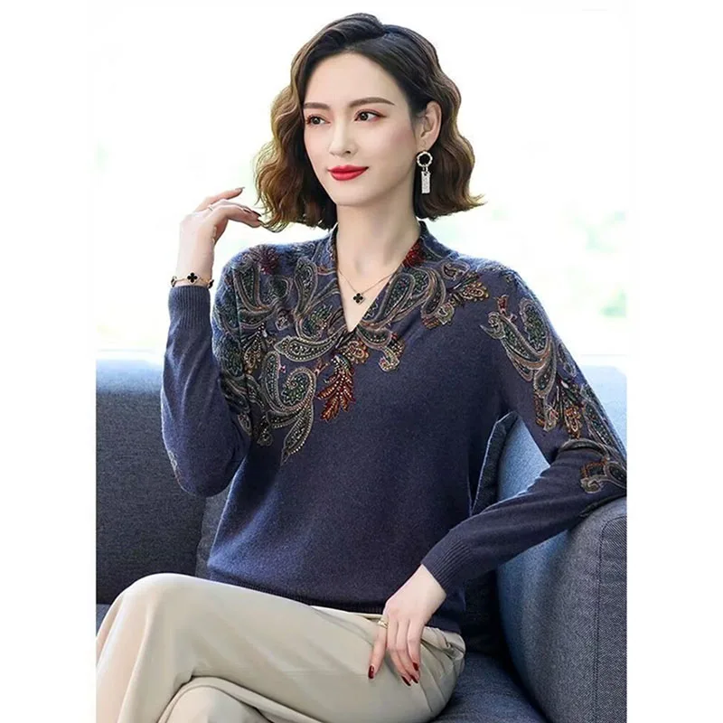 Autumn Winter New Middle-aged Elderly Mother's Pullover Sweater Women's Loose V-neck Wild Bottoming Shirt Knit Sweater Female