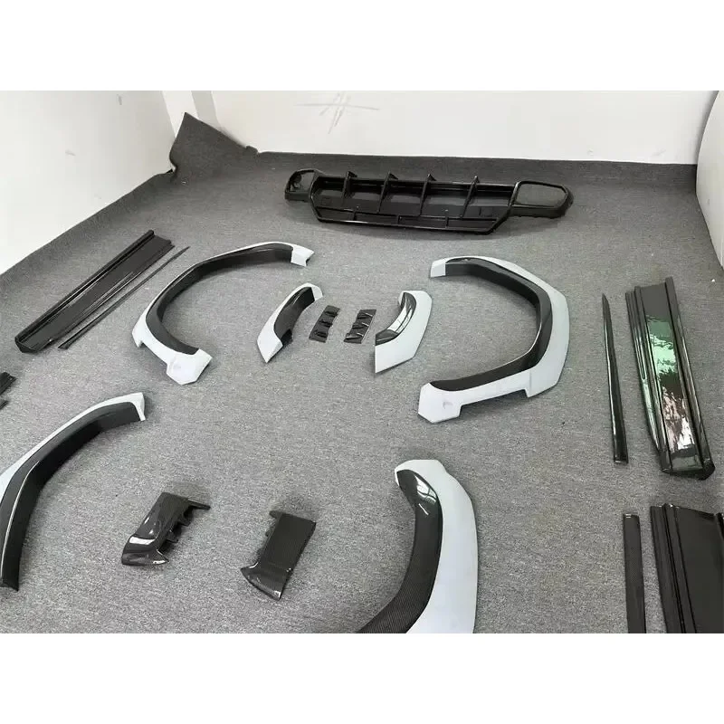 1016 Style Black Polished Finish Forged Carbon Fiber Full Set Body Kit for 2018- Car Front Bumper Side Skirts Rear
