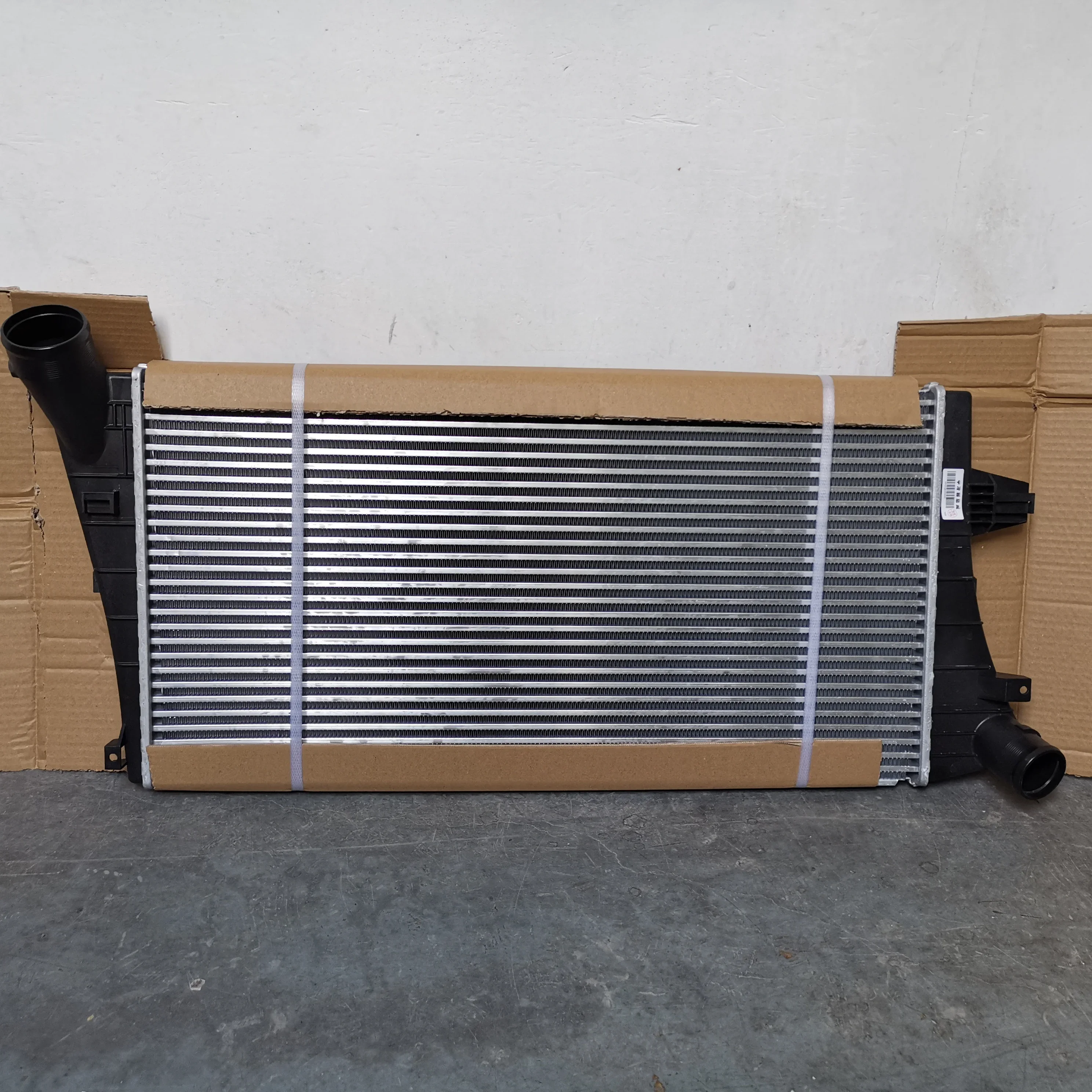 

SAIC MAXUS V80 high quality intercooler assembly C00002423
