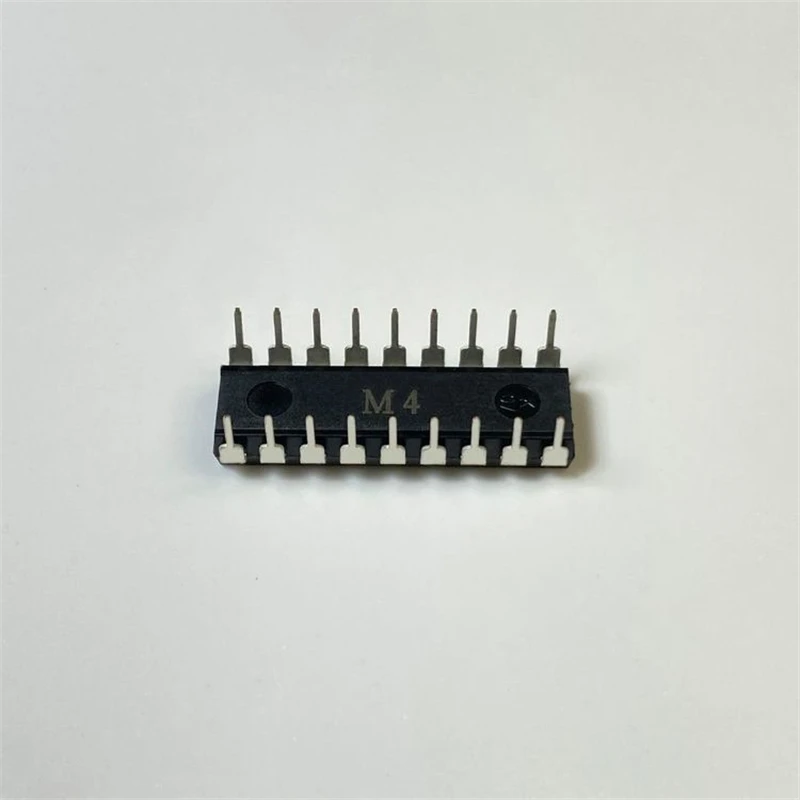 10pcs PT2272-M4 DIP18 Electronic Components Integrated Circuits