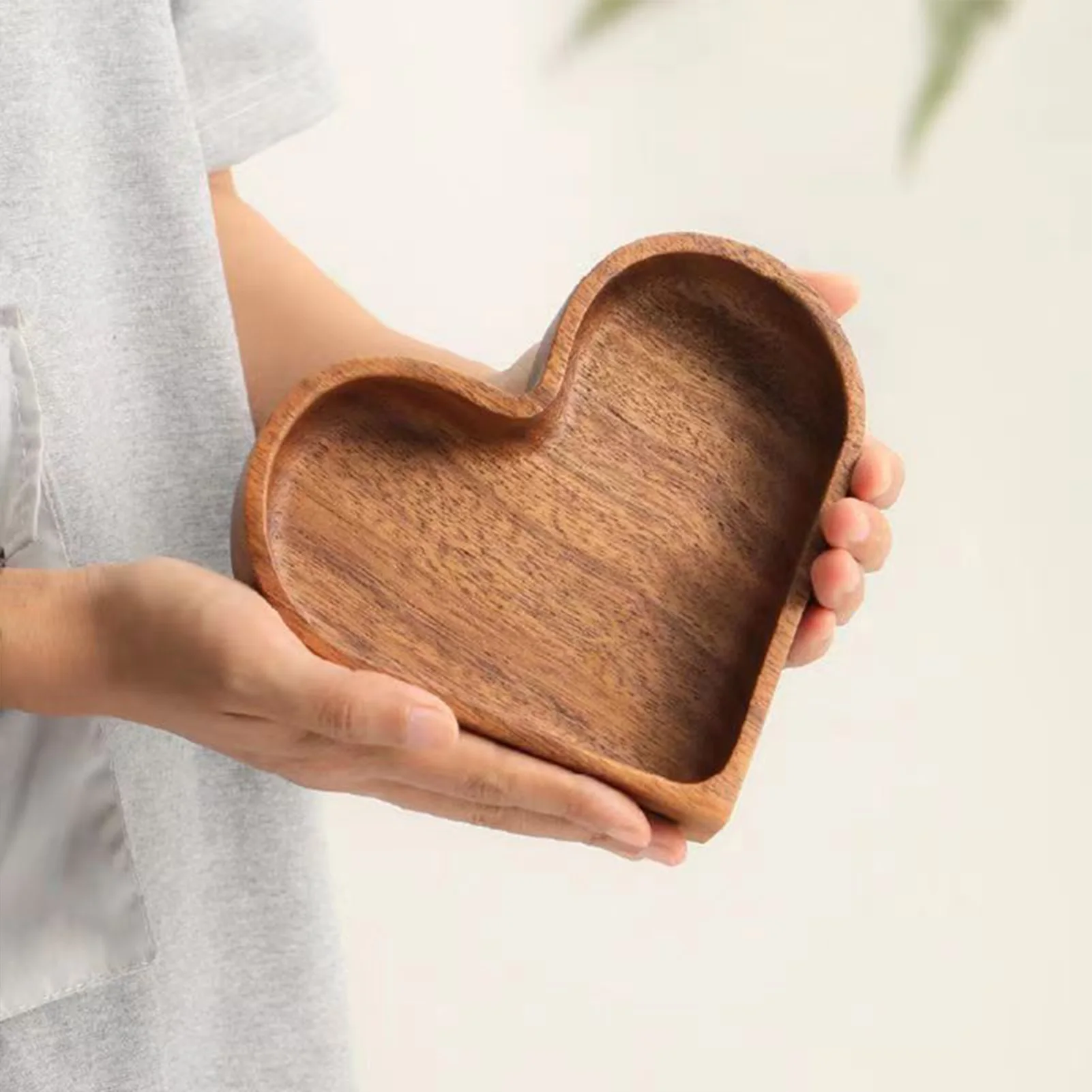 

Tableware Solid Wood Heart-Shaped Dessert Plate Japanese-style Wooden Nut Tray Snack Plate Dried Fruit Plate Wooden Plate