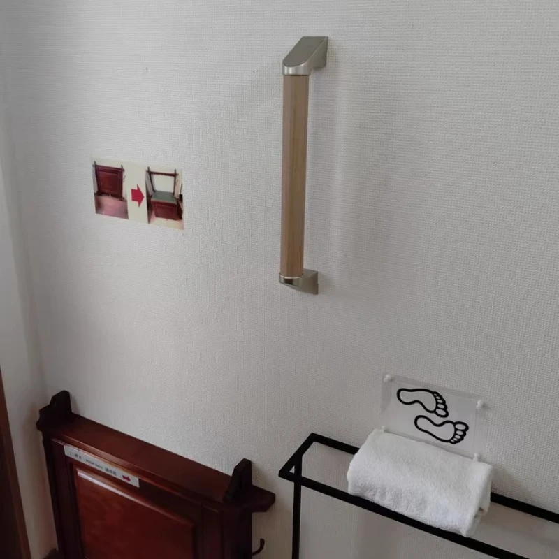 

Поручень для ванной комнаты из цельного дерева, нескользящая водонепроницаемая ручка для коридора, предохранительная направляющая для ванной комнаты, антикоррозийная вешалка для полотенец