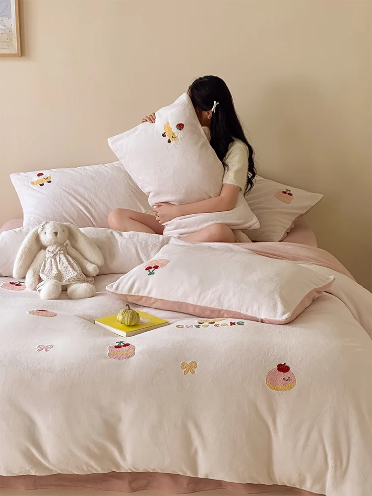 Adorable Pink Embroidered Milk Velvet Bedding Set Thick Warmth Autumn Winter Four Piece Bedding Collection Sweet Girl Heart