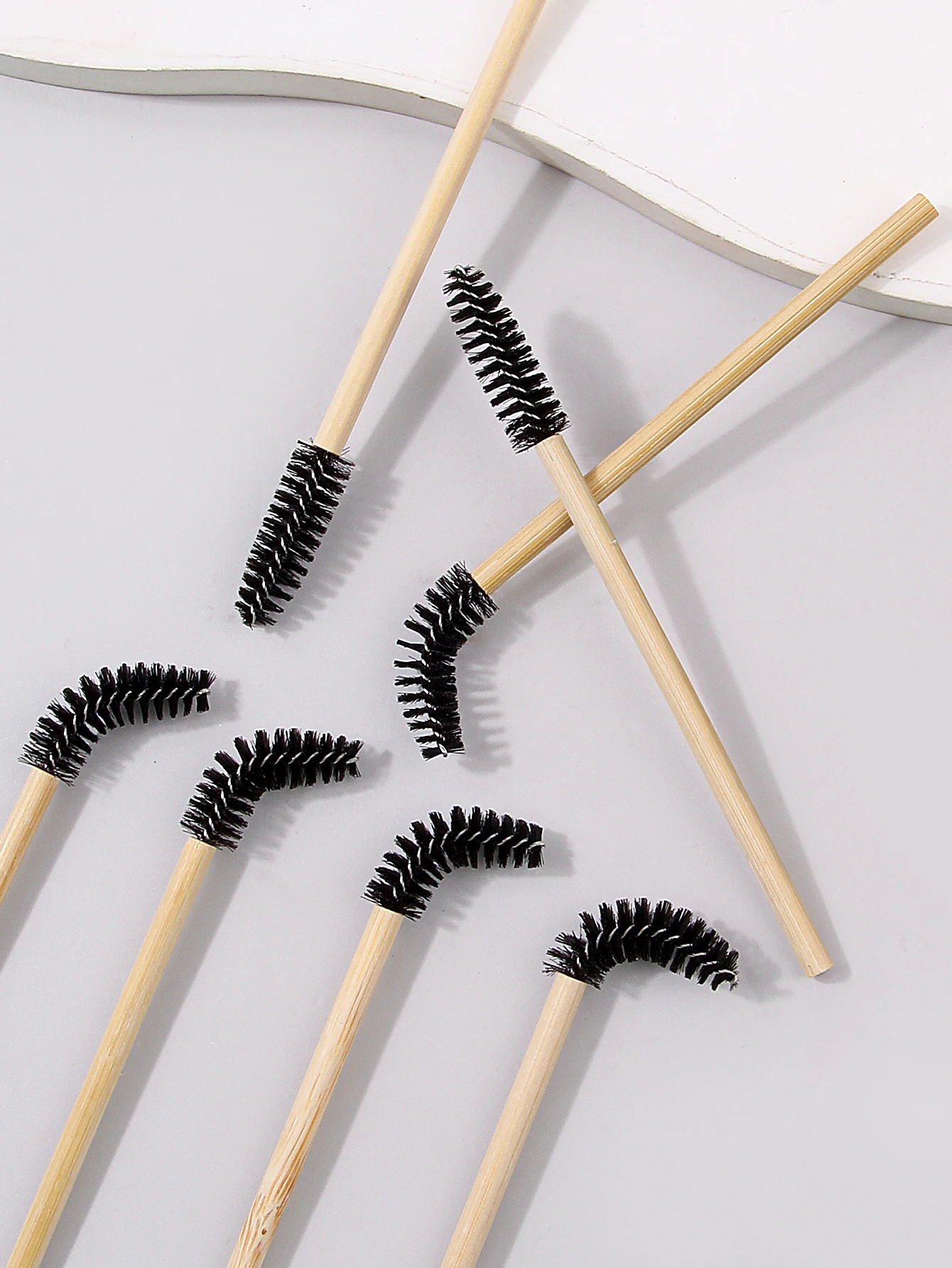 Brosse à cils avec manche en bambou, baguettes de mascara, applicateurs d'extension de cils, peigne à friser les cils, outils de maquillage, 50 pièces