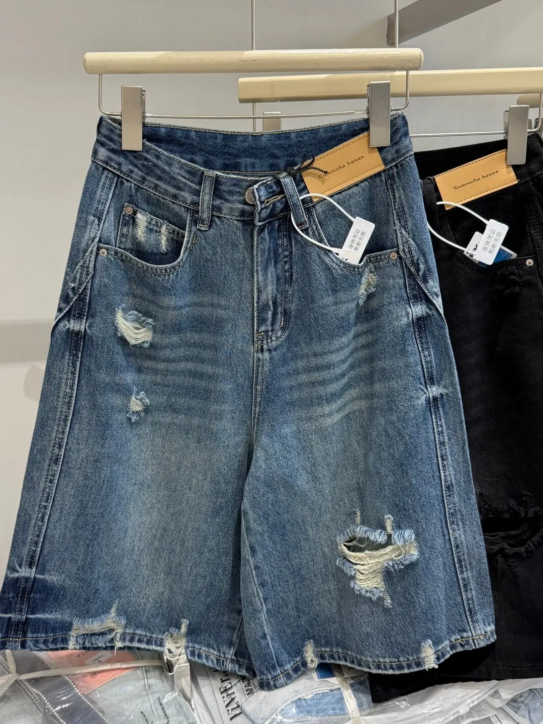 

Summer 2026 High Waist Straight Leg Denim Shorts Women's Five-Point Pants American Street Style Ripped Jeans Casual High Waist