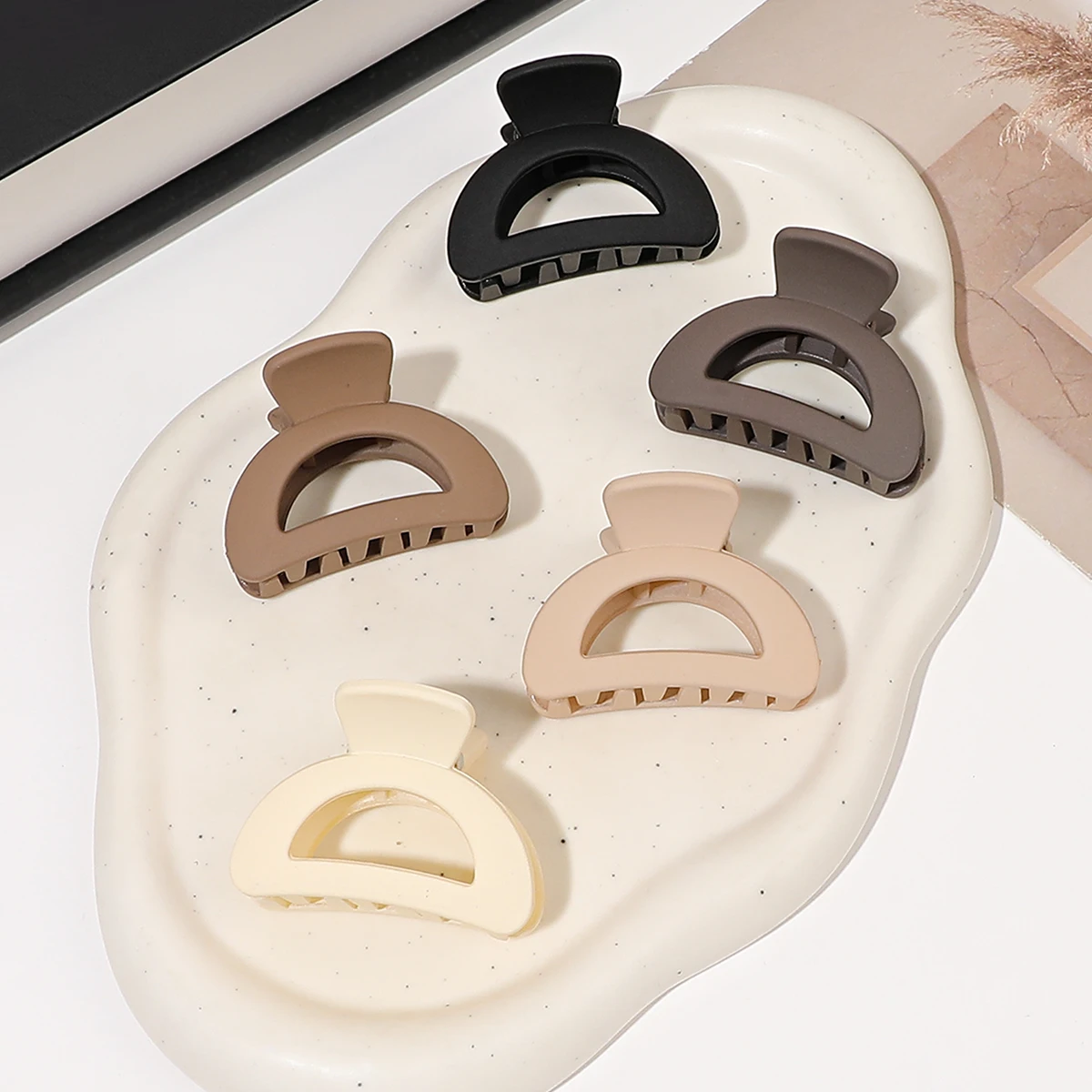 5 Pcs Small Hair Claw Clips Matte Claw for Women Strong Grip Non-slip Jaw for Medium Hair Women.