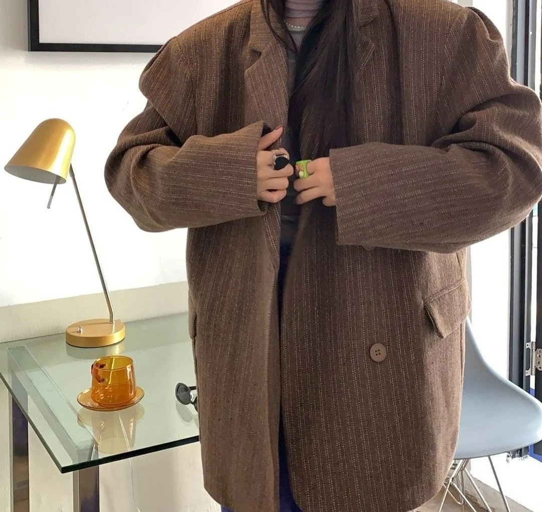 

Классический свободный полосатый пиджак с объемными рукавами для женщин, зима 2025, новый повседневный универсальный шерстяной костюм