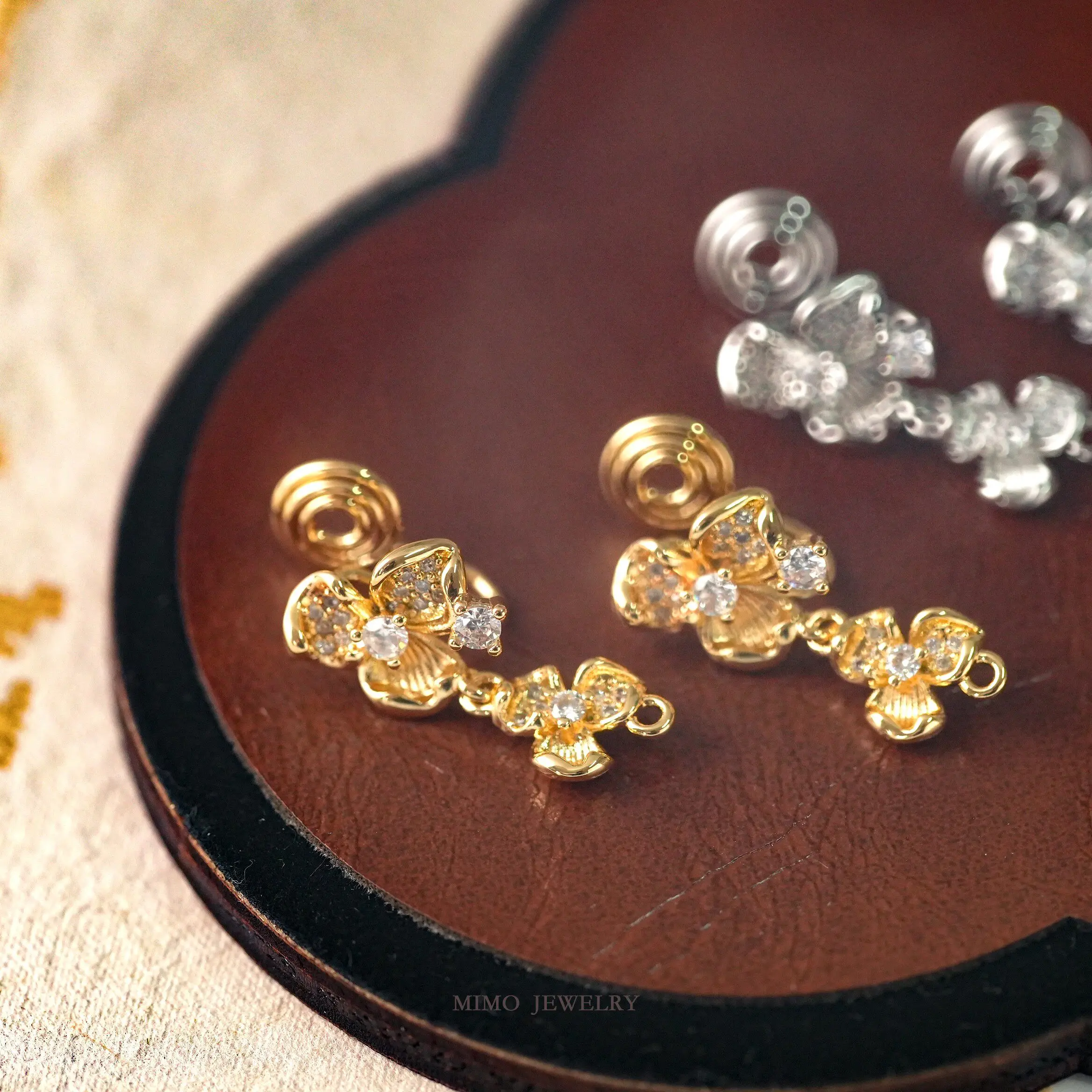 

Медные серьги-клипсы с позолотой и двумя цирконами, серебряные штифты 925 пробы, фурнитура для изготовления украшений, аксессуары для создания серег своими руками