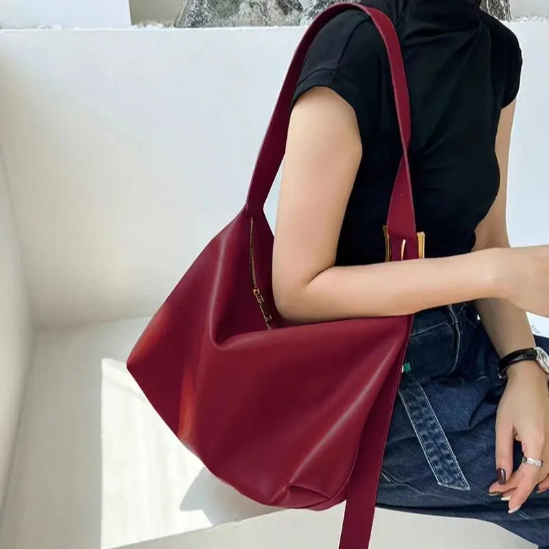 Red Tote Bag 2024 Luxury Large Capacity Soft Leather Crossbody Bag Commuter Bag Women\'s Portable One Shoulder Underarm Bag