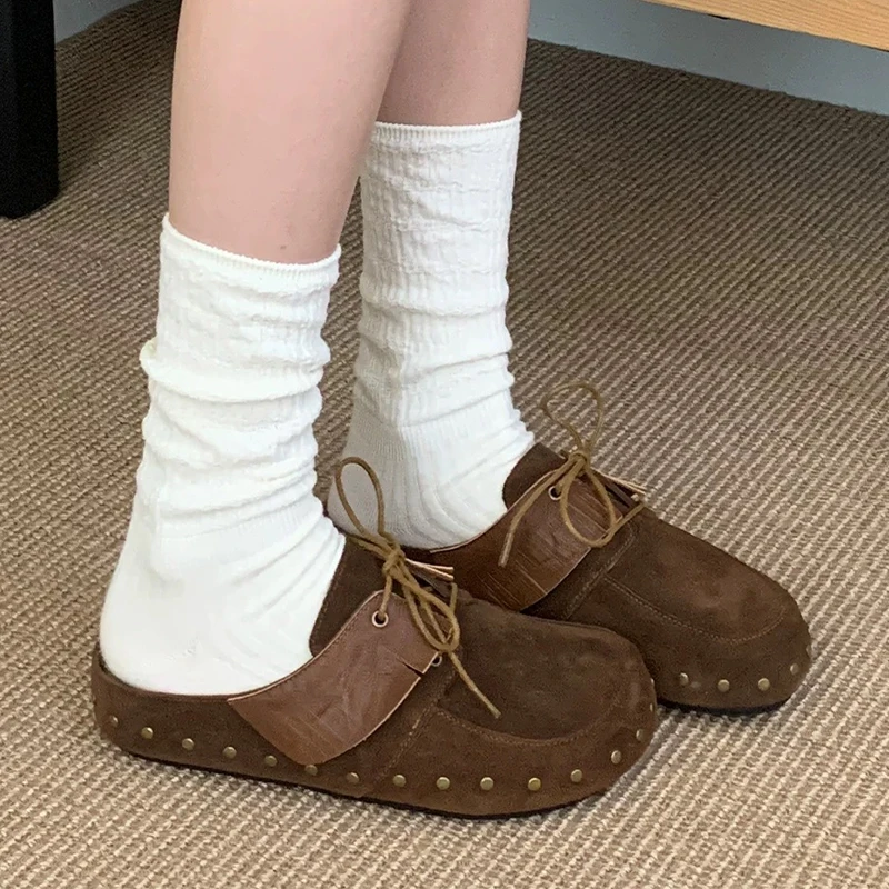 النساء الشقق النعال البغال أحذية الاتجاه الصنادل 2025 الخريف موضة Slingback حذاء رياضة المشي حذاء كاجوال Mujer الوجه يتخبط