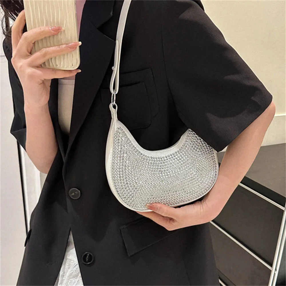 Women\'s Fashion Studded Underarm Bag Retro PU Leather Shoulder Bag Casual Handbags