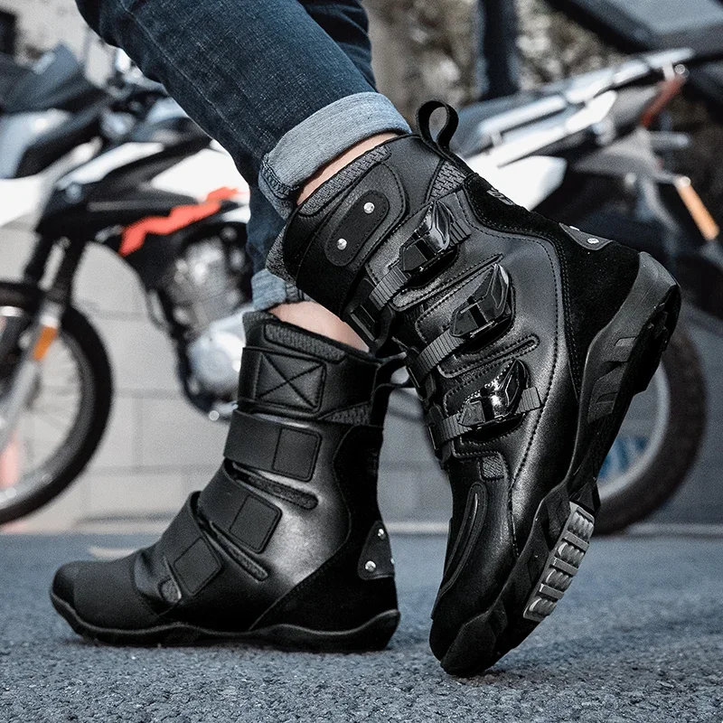 New Waterproof Men\'s Dirt Bike Shoes Men\'s Motorcycle Boots New Comfortable Leather Protective Boots Anti-slip Wear-resistant