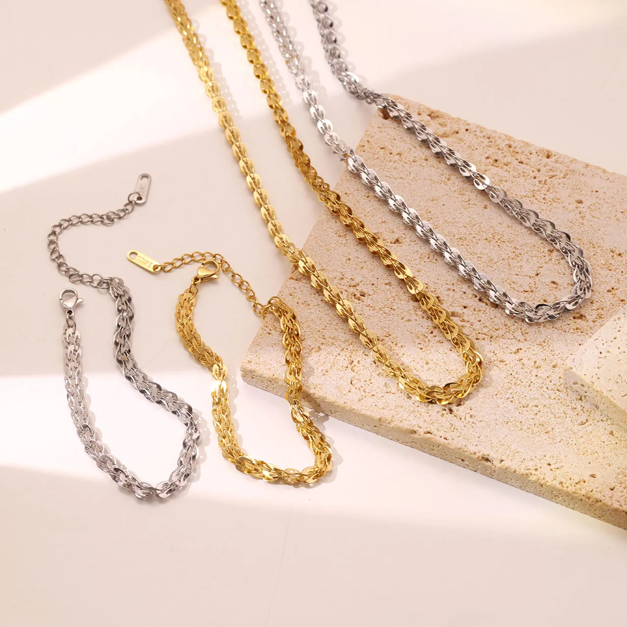 

New Luxury and Niche Design Chain Fashion Necklace Women Versatile Simple Stainless Steel Accessory Bracelet Set Gift