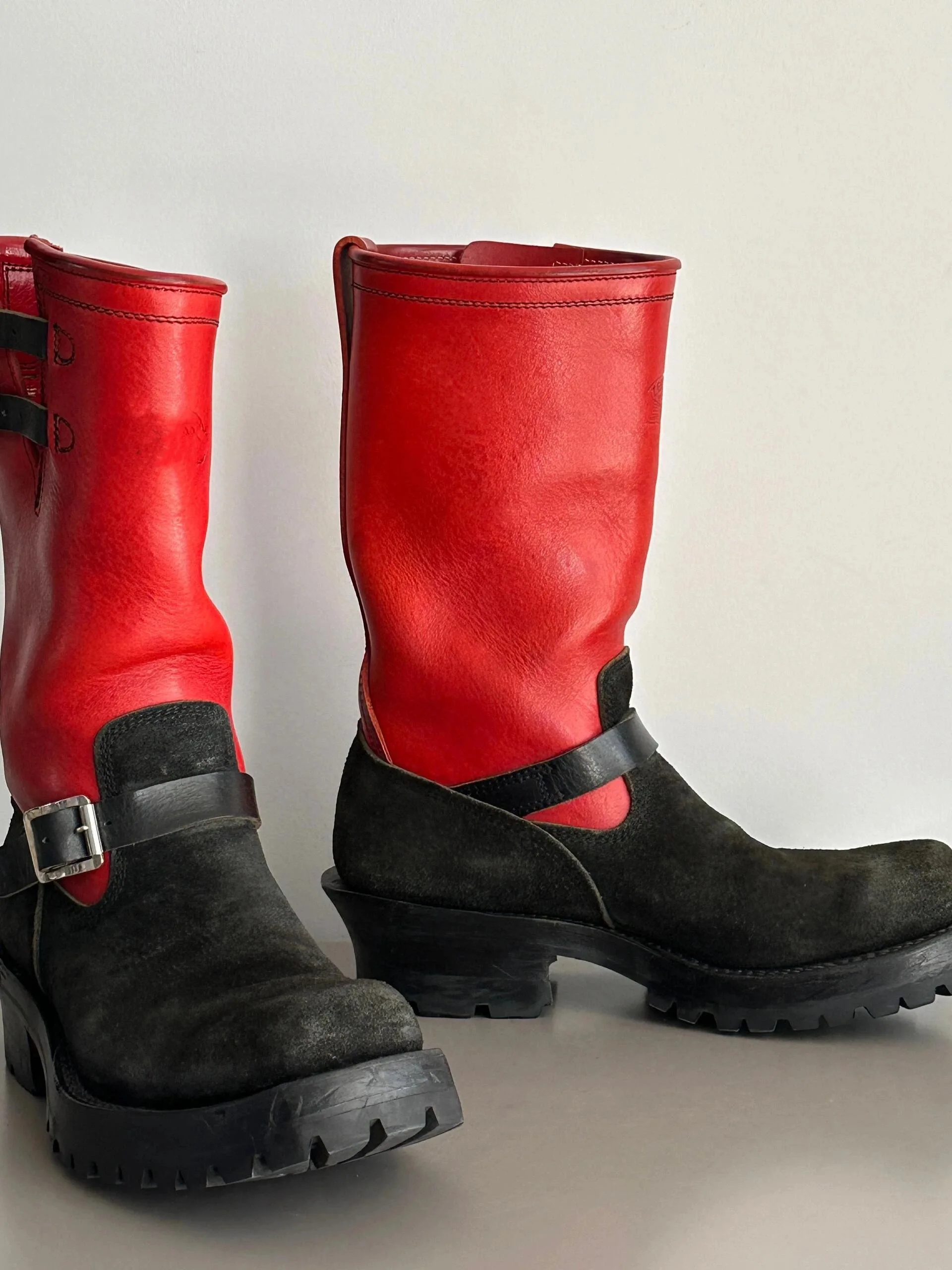 

Men's Red Black Color Block Leather Suede Mid Calf Boots Buckle Strap Decor Chunky Lug Sole Edgy Style Fashion Party Streetwear