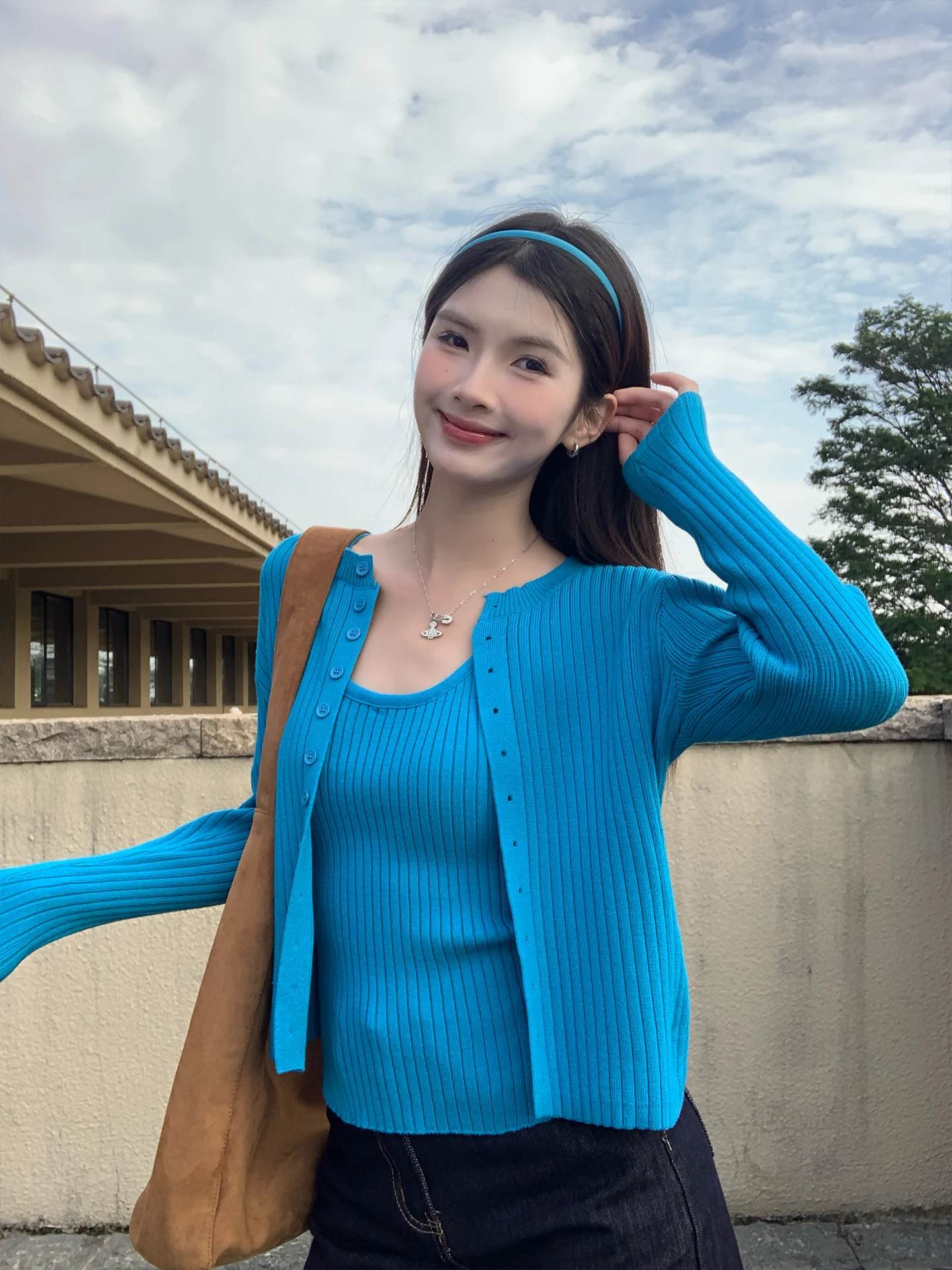 

Susu San San Уникальный красивый весенний модный комплект 2026: Новинка! Женский кардиган и топ-майка цвета Klein Blue, комплект из двух предметов