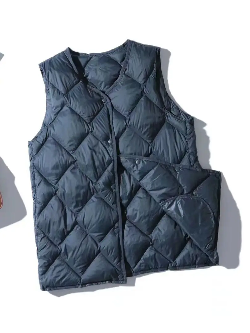 2023 New Women Ultralight 90% White Duck Down Vest Sleeveless Jacket V-Neck Collar Argyle Autumn Winter Fashionable Top Jackets