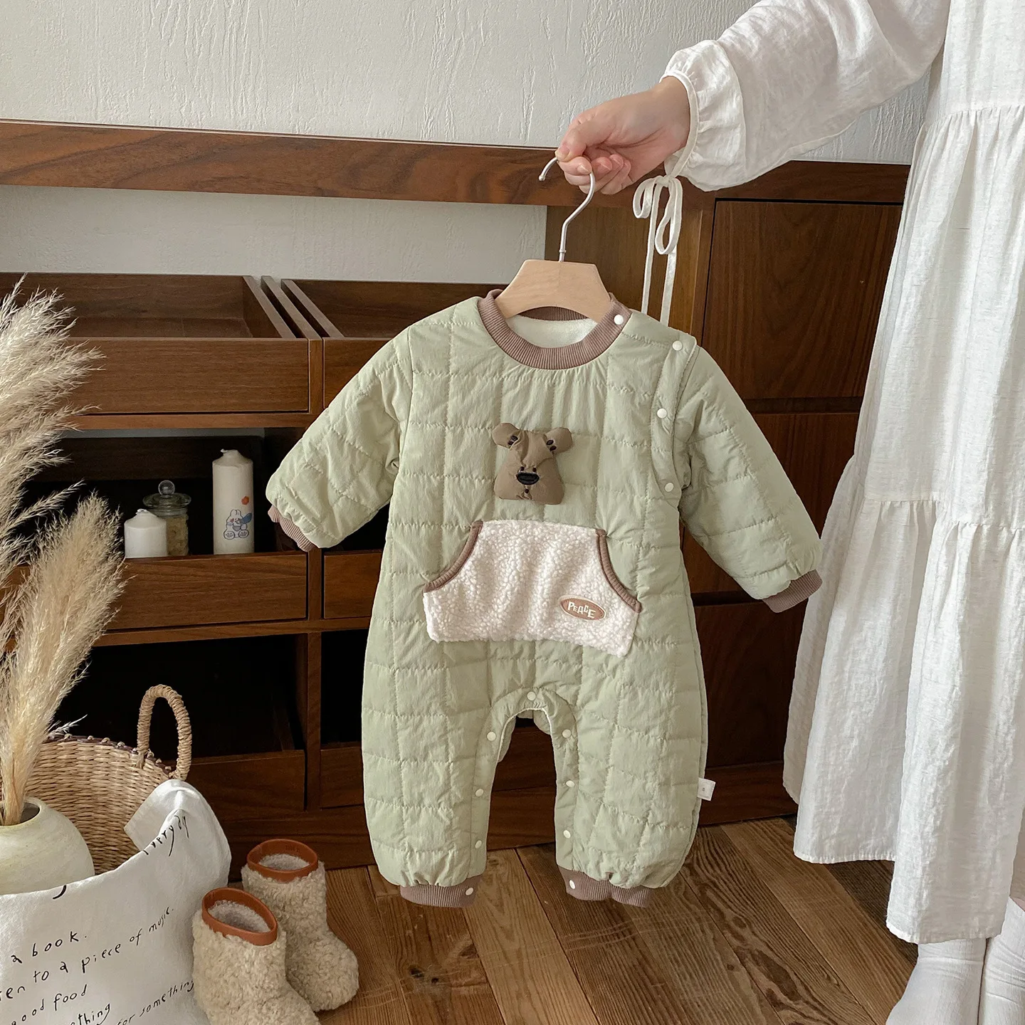 

Комбинезоны для маленьких девочек, зима 2025 г., утепленные детские комбинезоны с мультяшным принтом для маленьких мальчиков, повседневные детские комбинезоны для девочек 1–3 лет