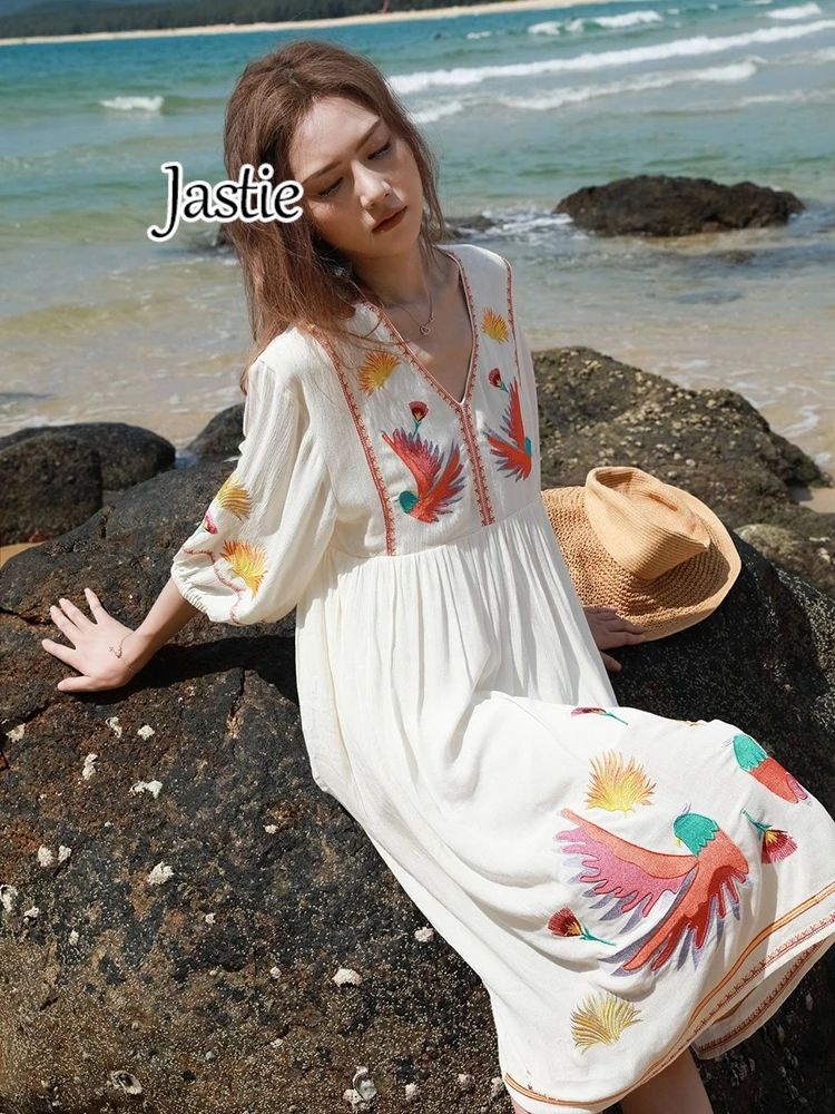 Jastie Ethnic Embroidered Dress Women\'s V-neck 3/4 Sleeves Retro Beach Dress Loose Seaside Vacation Dress Spring And Autumn 2024