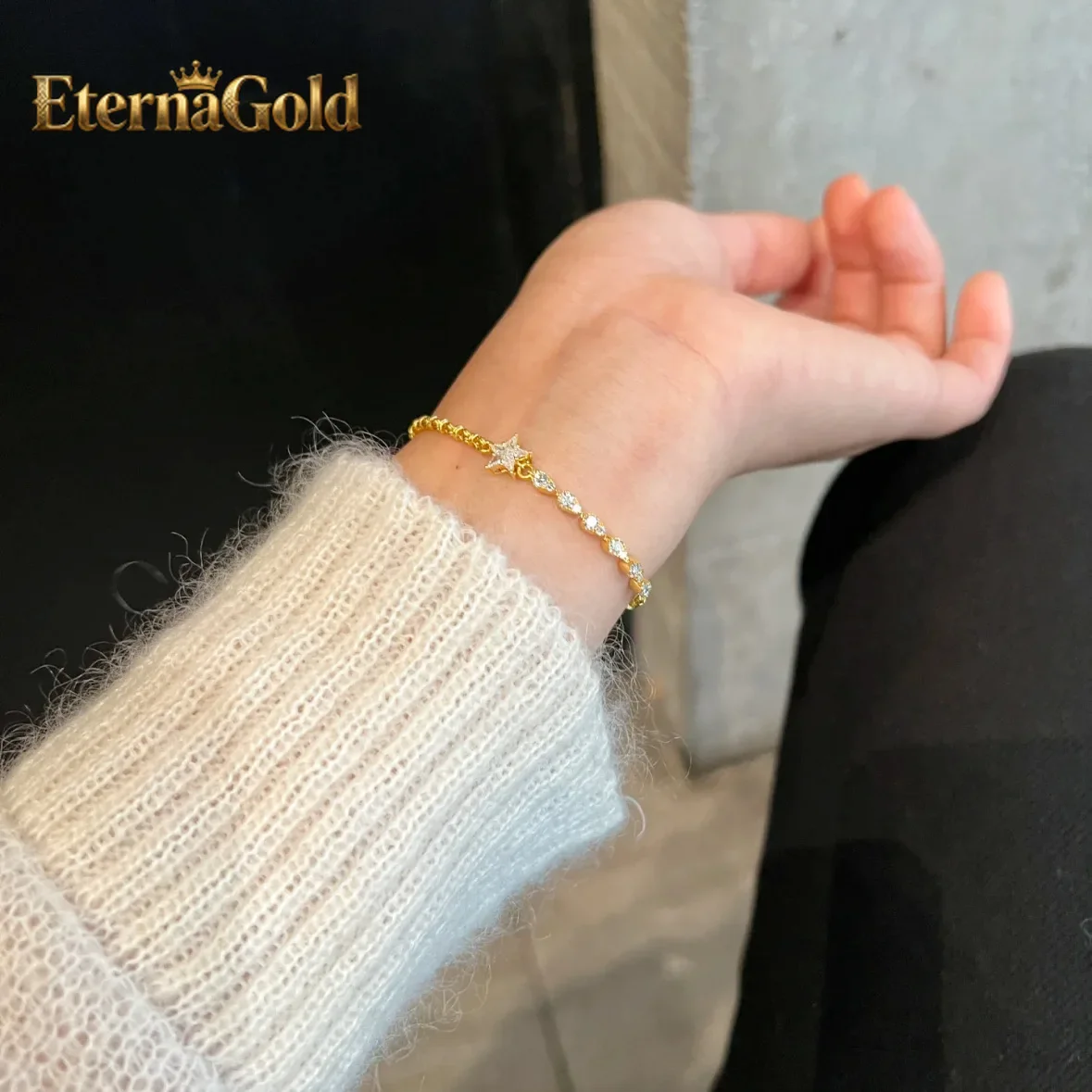 

Браслет EternaGold 999 из настоящего золота 24K с четырехконечной звездой для женщин, модный универсальный браслет с полным покрытием бриллиантами, подчеркивающий темперамент.