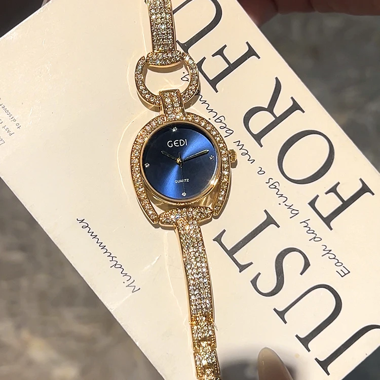 2025 Irregular Unique Women's Watch Light Luxury Diamond Gold Watch High-Quality Fashion Bracelet-Style Watch Birthday Gift