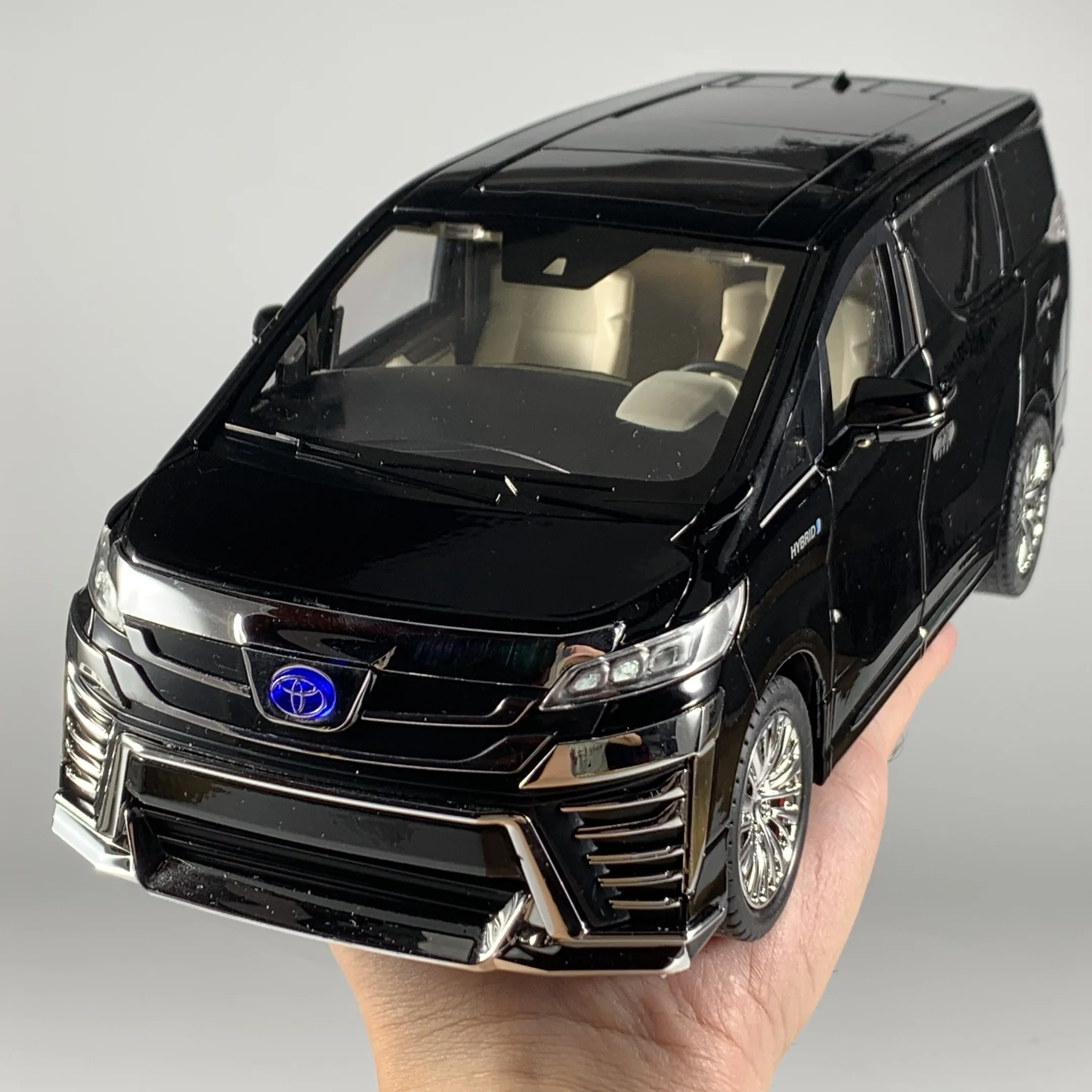 1:18 Toyota Vellfire Alphard LM300 MPV Alloy Metal Diecast Model