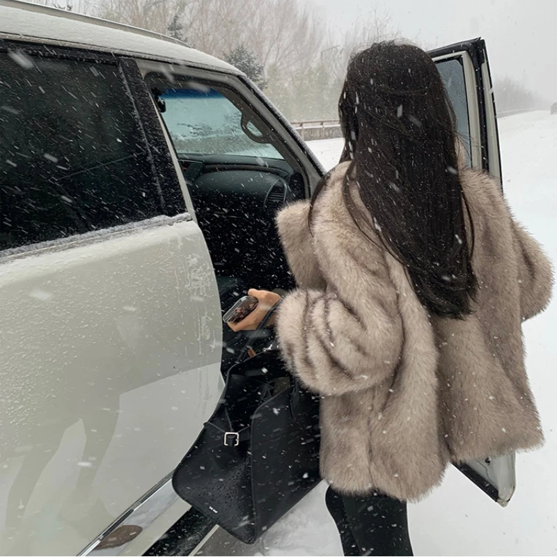 Lautaro Autumn Winter Oversized Loose Casual Luxury Soft Thick Warm Hairy Faux Fox Fur Coat Women Long Sleeve Fluffy Jacket 2025