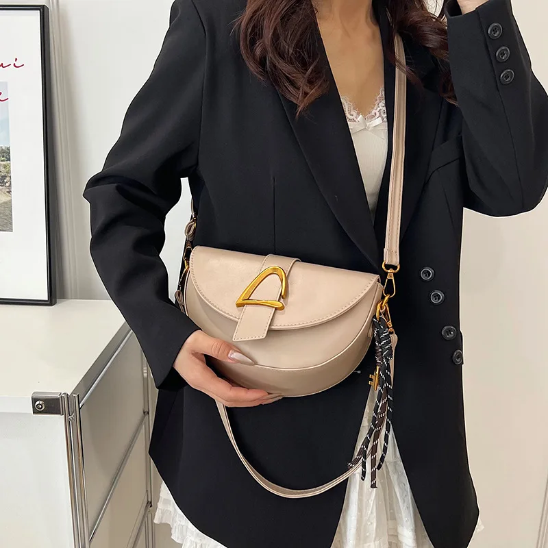 

Женская ретро-сумка-седло из искусственной кожи, стильная сумка-полумесяц через плечо с бахромой для повседневного и праздничного образа