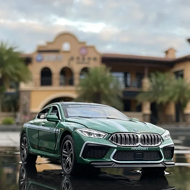 مقياس 1:32 دييكاست محاكاة نموذج سيارة BMW M8 الكلاسيكية سيارة سبيكة معدنية لعبة سيارة لصبي الأطفال هدية مجموعة موضة الموضة #2