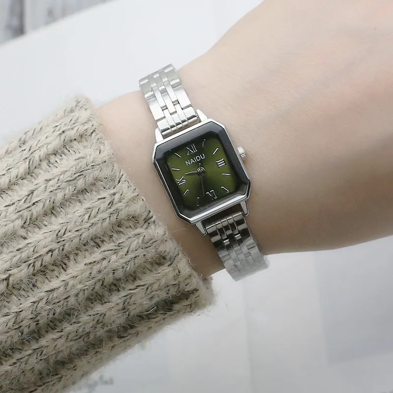 العلامة التجارية الفاخرة أزياء المرأة ساحة ساعات كوارتز السيدات سوار فولاذي غير قابل للصدأ ساعة اليد الكلاسيكية الفضة فام Relogio Feminino