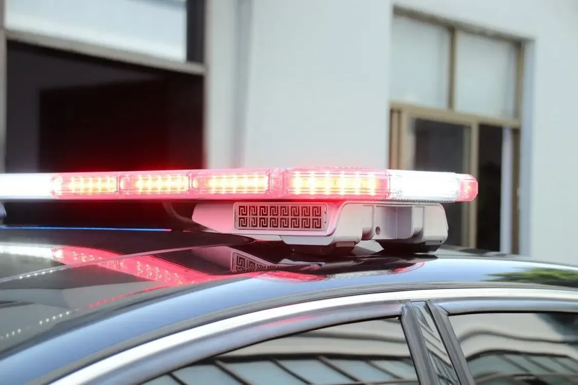 Senken Car Roof Top Warning Light Bars Linear R65 Ultra Thin Built-in Siren Traffic Warning LED Lightbar With Bracket