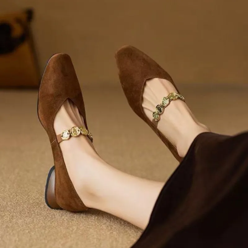 

2026 Retro Square Head Gold Coin Chain Shoes Women's Comfortable Versatile Thick Low Heel Single Shoes Spring Season