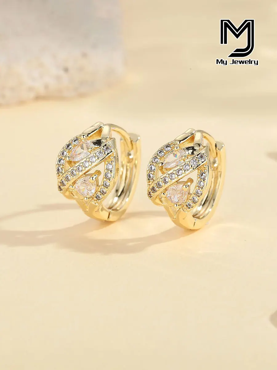 Fashionable and Luxurious Women's Copper Earrings with Zircon Inlays, Simple Line Patterns, Gold-Plated Exquisite Hoops