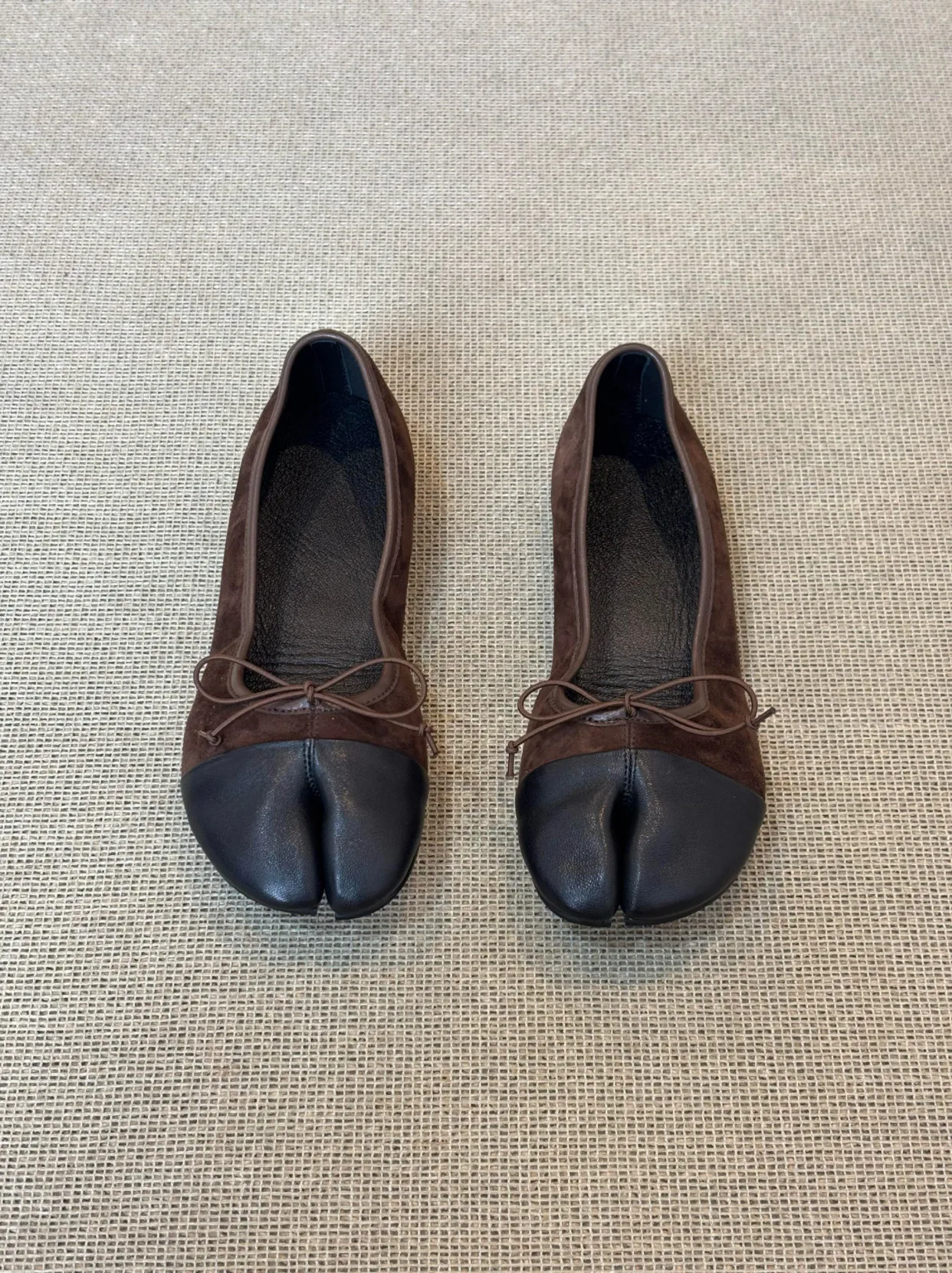 

Women Brown Black Color Blocking Split Toe Tabi Flat Shoes Bow Detail with Suede Leather Upper for Daily Wear Retro Avant-Garde