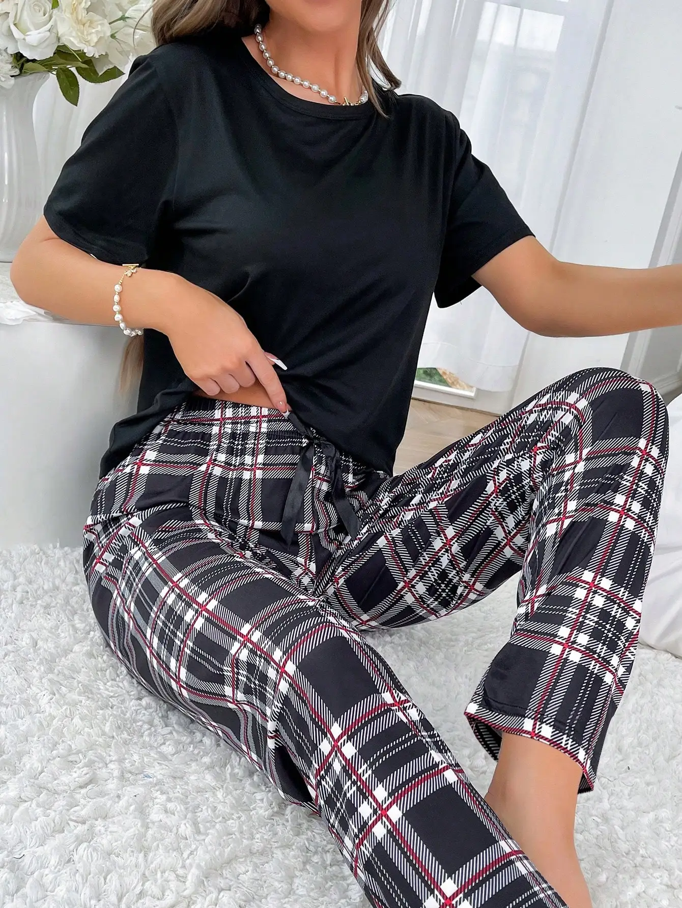 

Черный пижамный комплект с принтом в клетку и завязками спереди, с топом с короткими рукавами