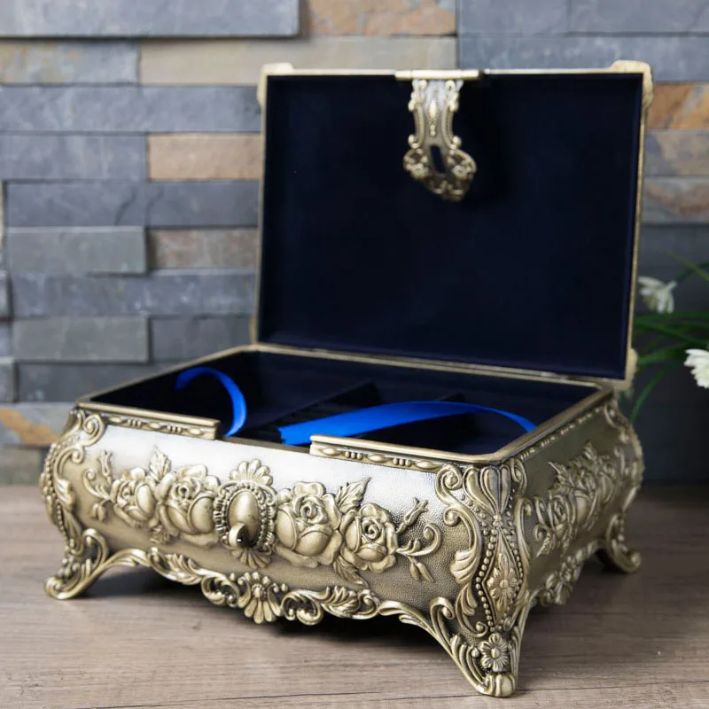 Jewelry Box Storage Large Capacity High End European Korean Retro Princess Multi Layer Velvet Earring Box Wedding