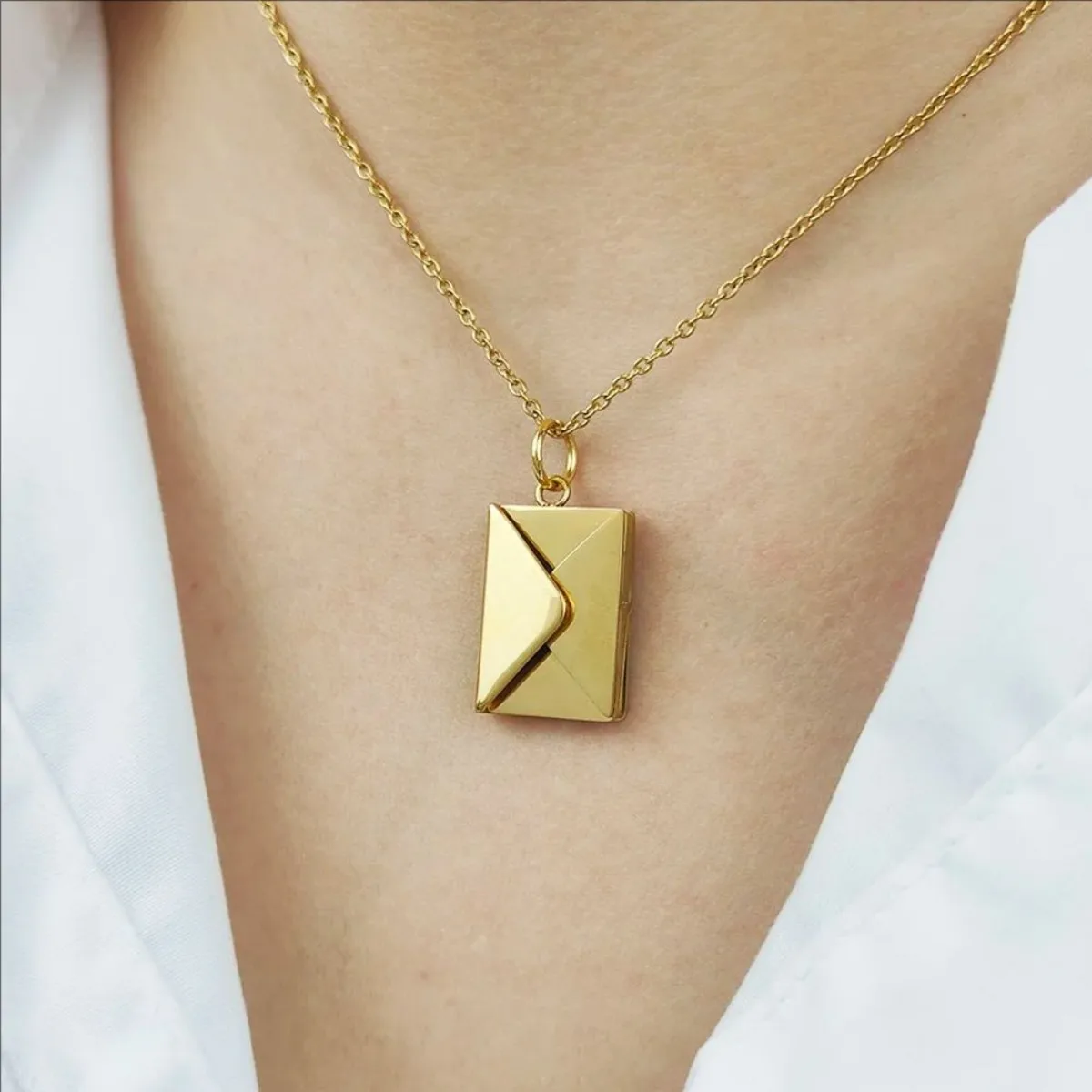 QitianCustom الحب رسالة مغلف قلادة قلادة مجوهرات من صلب لا يصدأ هدية عيد الحب السيدات المغلف قلادة للنساء