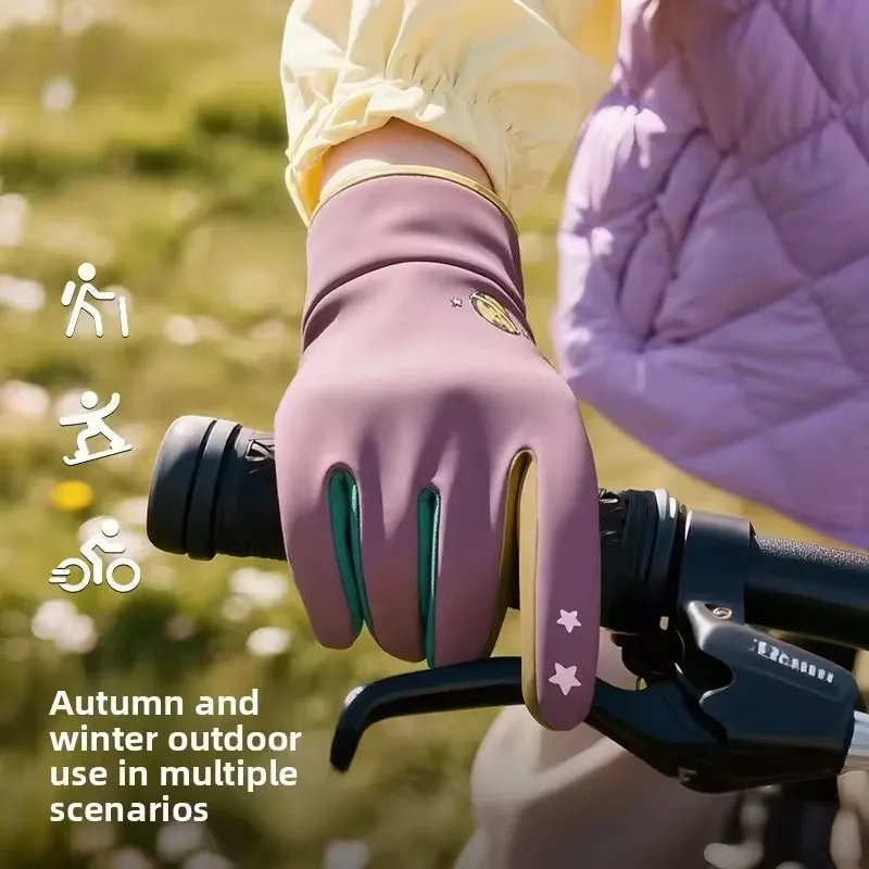قفازات ركوب الخيل الدافئة والرياح للأطفال للأولاد والبنات قفازات رياضية خارجية سميكة ودافئة مطبوعة برسوم كارتونية