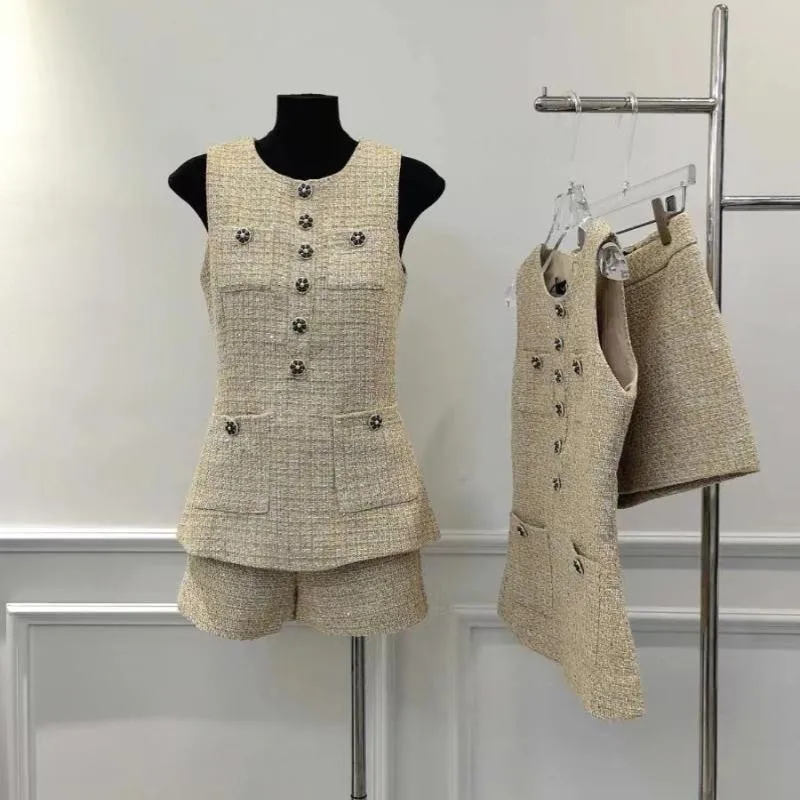 

Новый весенний высококачественный французский твидовый комплект из двух предметов, женский наряд, модный милый шикарный жилет, топ + шорты с высокой талией, комплект