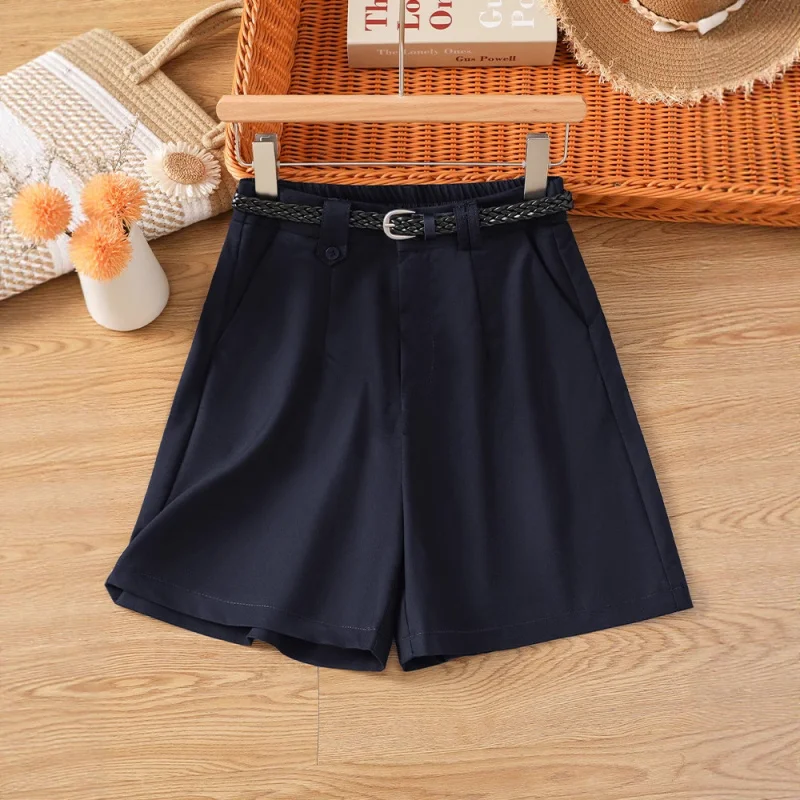 شورت أبيض للنساء، شورت صيفي متعدد الاستخدامات عصري على شكل حرف A كاجوال متوسط الطول، شورت صغير للتخسيس بأربعة أرباع