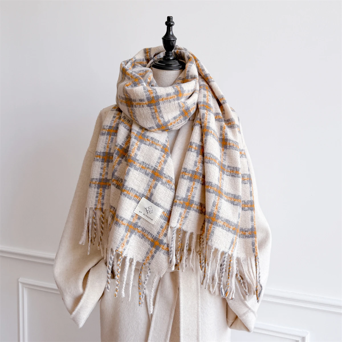 

2025 NEW Luxury Cashmere Women Plaid Scarf Winter Warm Shawl and Wrap Bandana Pashmina Long Tassel Female Foulard Thick Blanket
