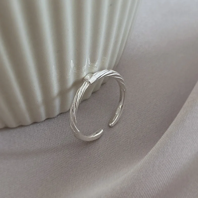 خاتم نسائي من الفضة النقية S925 بنسبة 100% مجوهرات فاخرة بسيطة وخفيفة