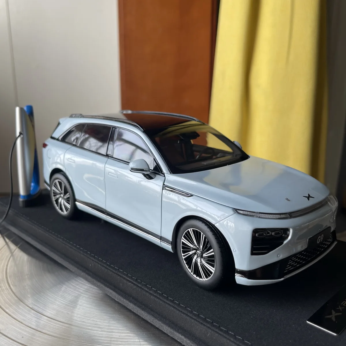 XPENG G9 Alloy Diecast، نموذج سيارة، Xiaopeng SU، مع نموذج كومة شحن، مجموعة، عرض، هدايا لعبة الرجل الصبي، أزرق، رمادي، 1: 18