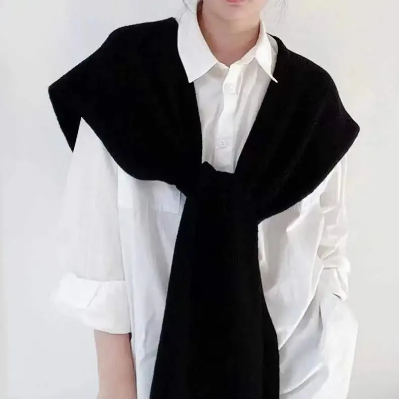 

Extra large version of woolen knitted outer shawl for women in autumn and winter, good decorative scarf with shoulder strap